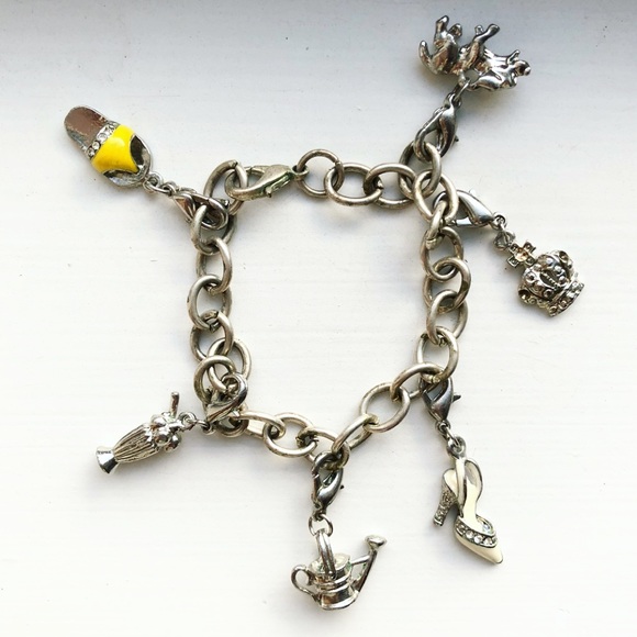 Vintage Jewelry - Whimsical & feminine silver charm bracelet